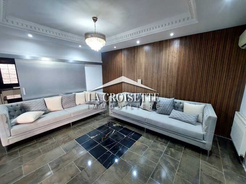Villa S+3 avec piscine à la Soukra 